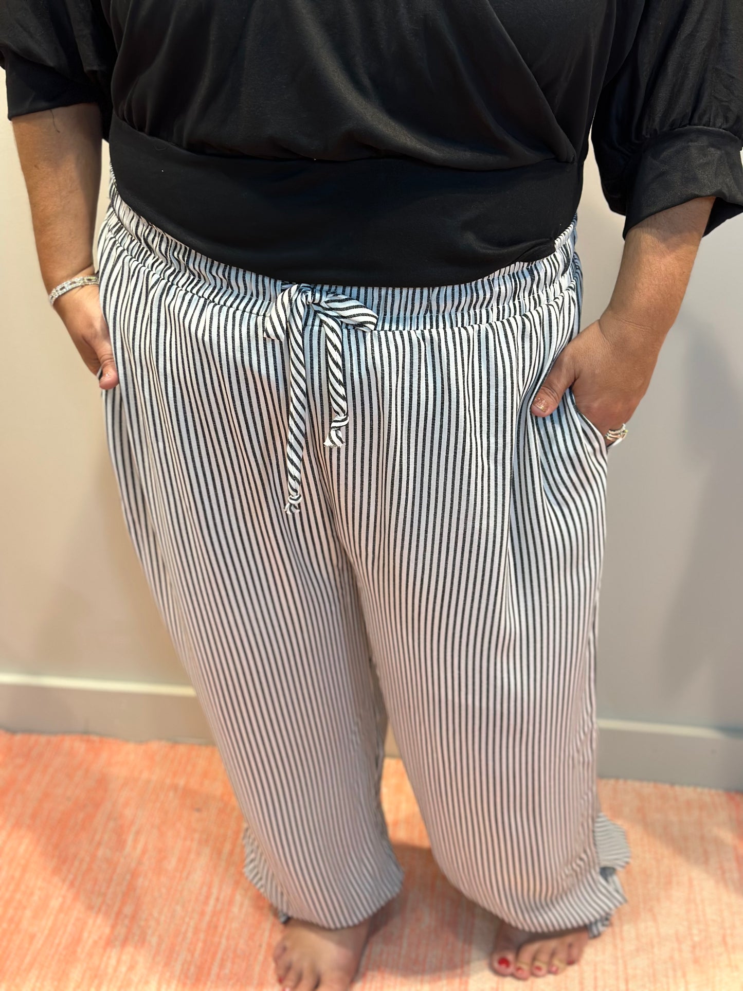 Black & White Stripe Jogger (Curvy) - FINAL SALE